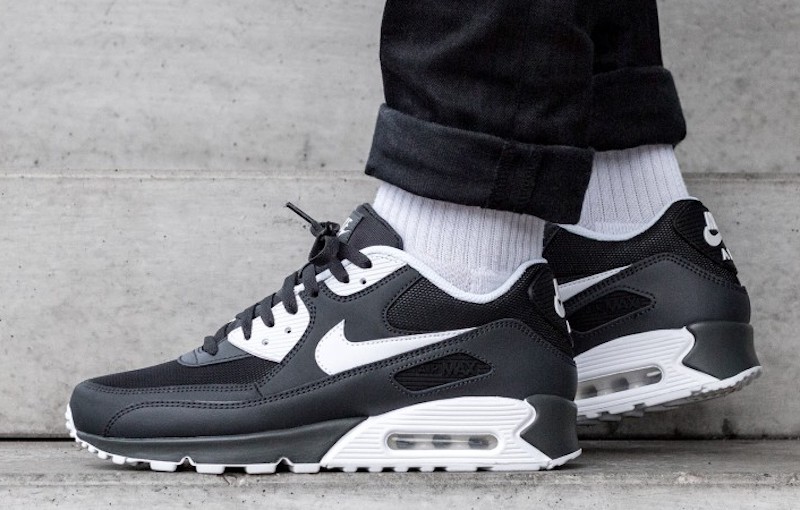 nike air max 90 black and grey