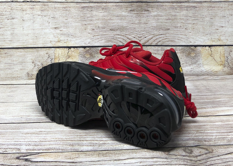 air max plus red black white