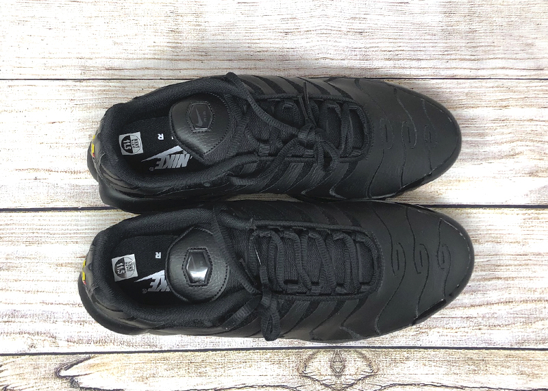 air max plus 3 triple black leather