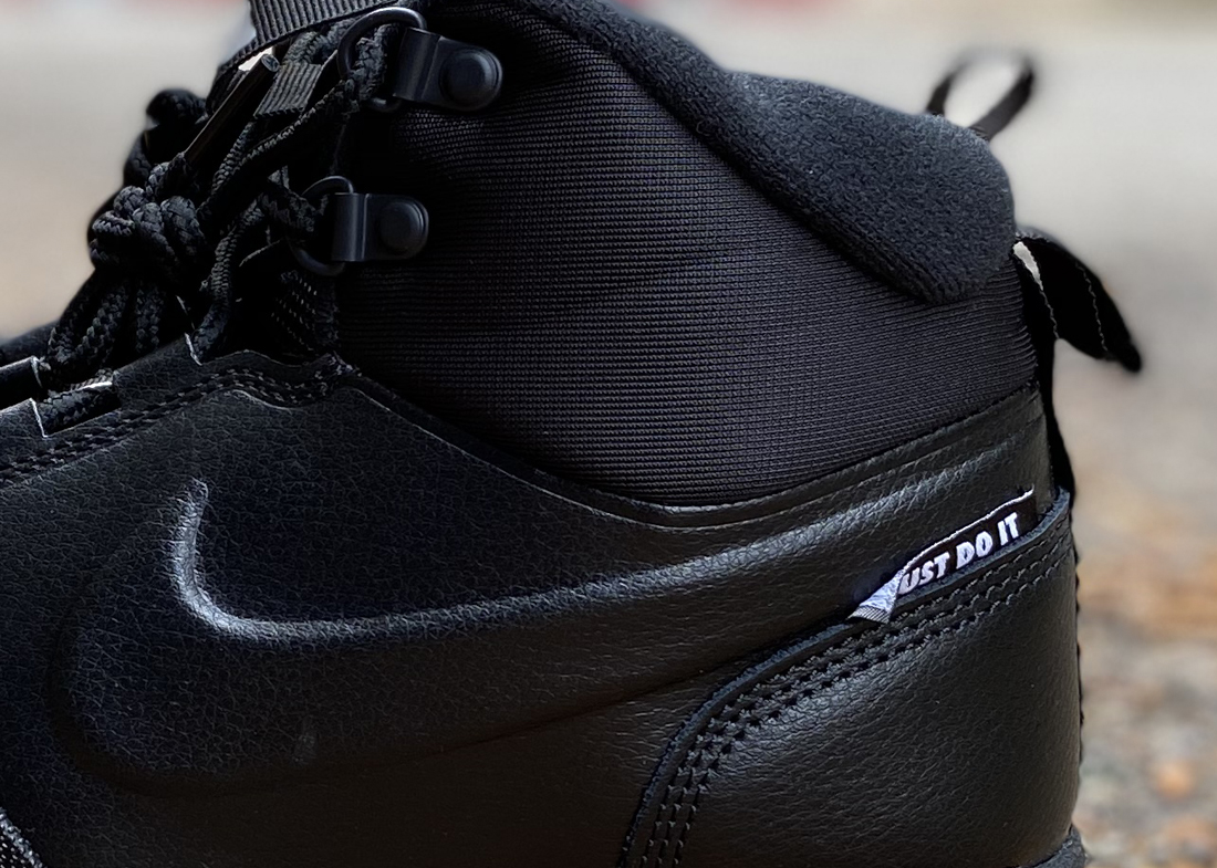 Nike Path Triple Black5