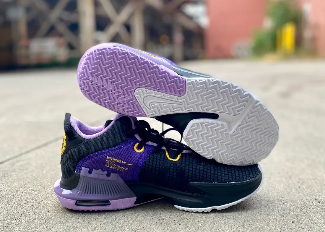 Nike LeBron Witness Lakers black purple1