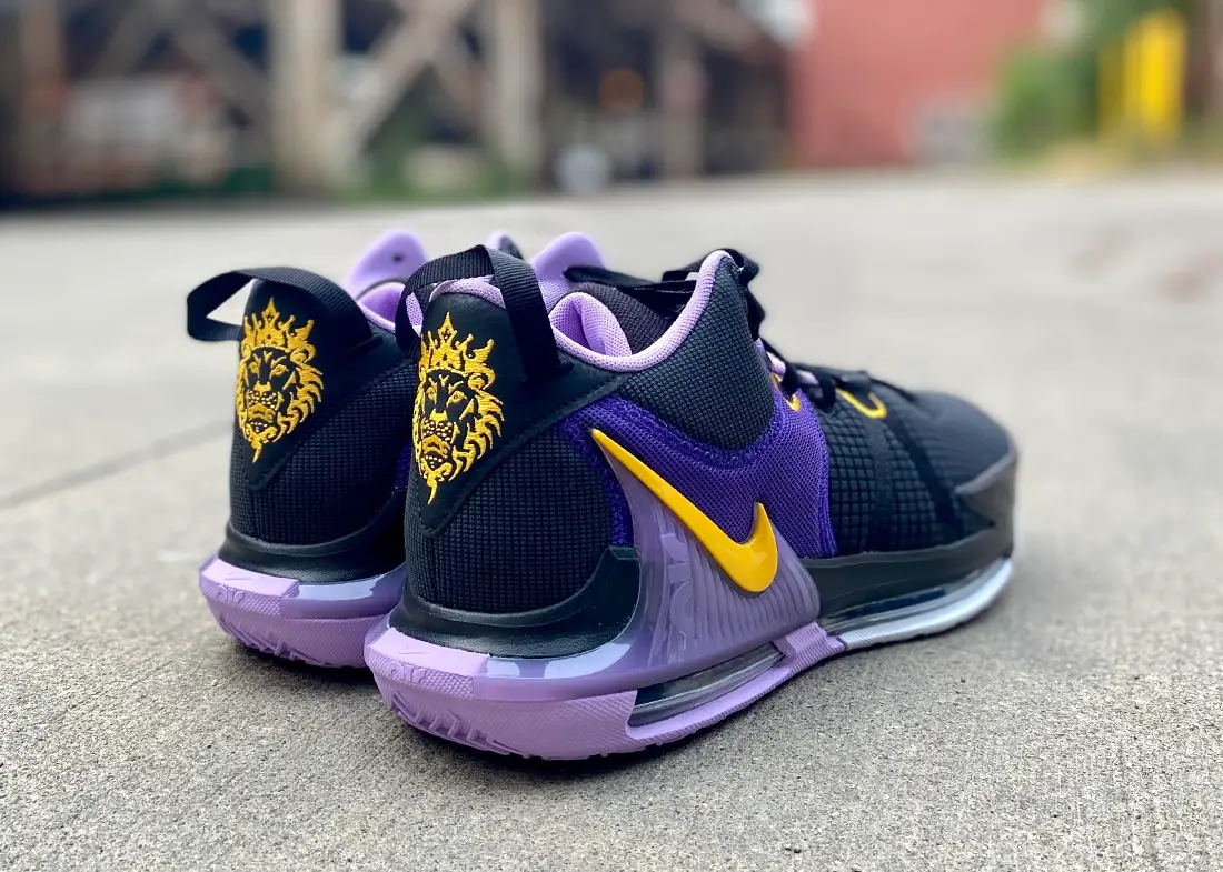 Nike LeBron Witness Lakers black purple4