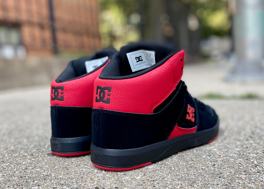 DC SHoes Hi Top Black red 1