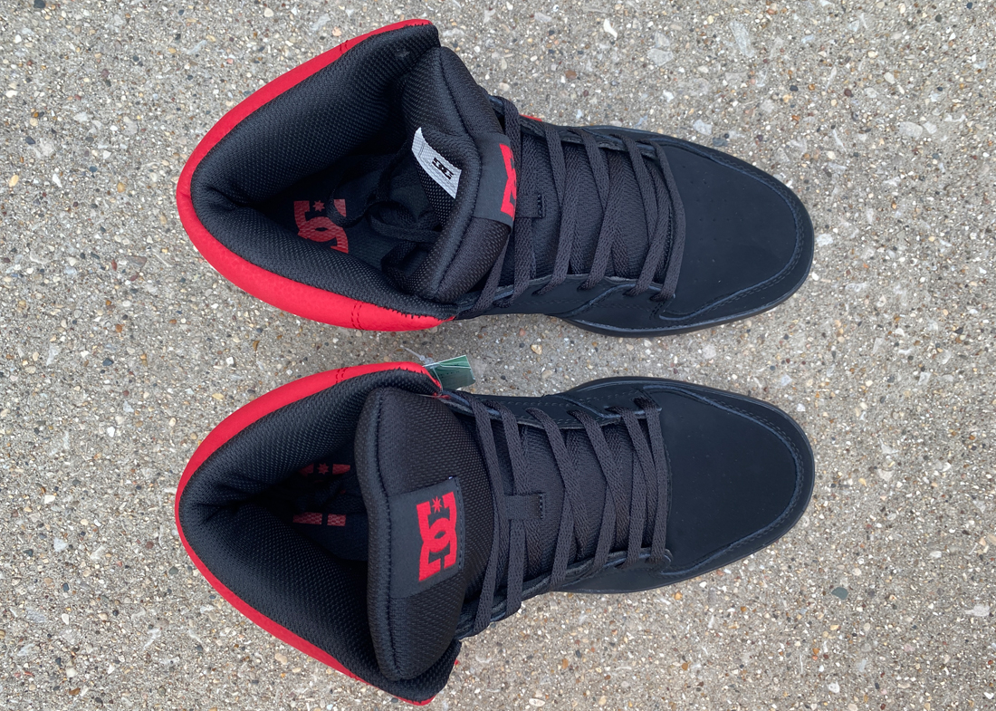 DC SHoes Hi Top Black red 3