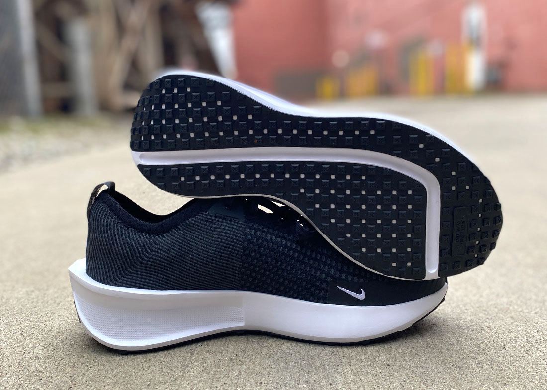 Nike Interact Run black white2